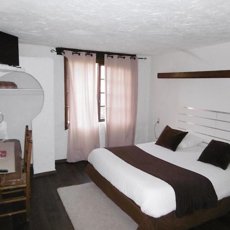 Le Relais Des Vieilles Postes Hotel Les Avenieres Exterior photo