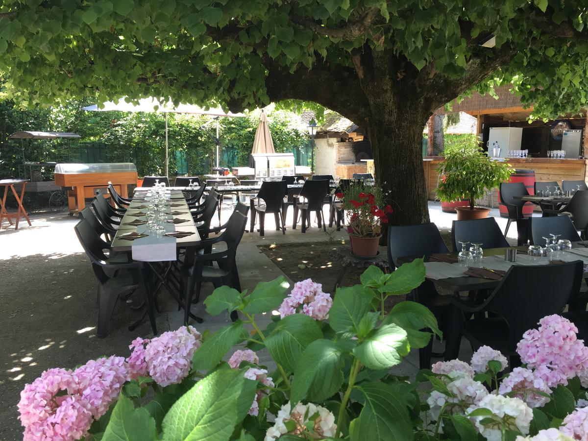 Le Relais Des Vieilles Postes Hotel Les Avenieres Exterior photo