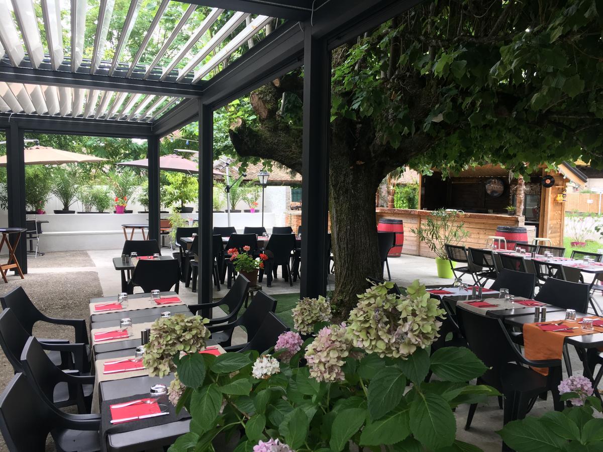 Le Relais Des Vieilles Postes Hotel Les Avenieres Exterior photo