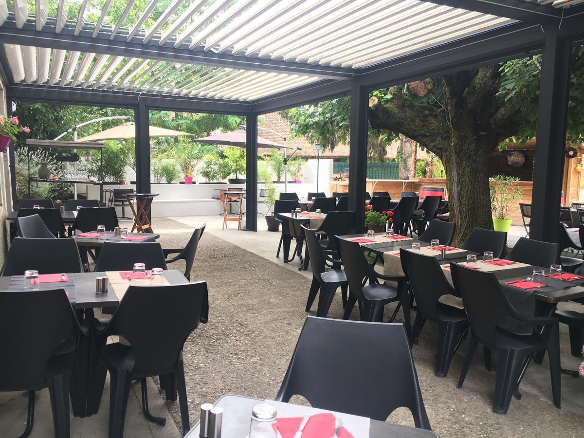 Le Relais Des Vieilles Postes Hotel Les Avenieres Exterior photo