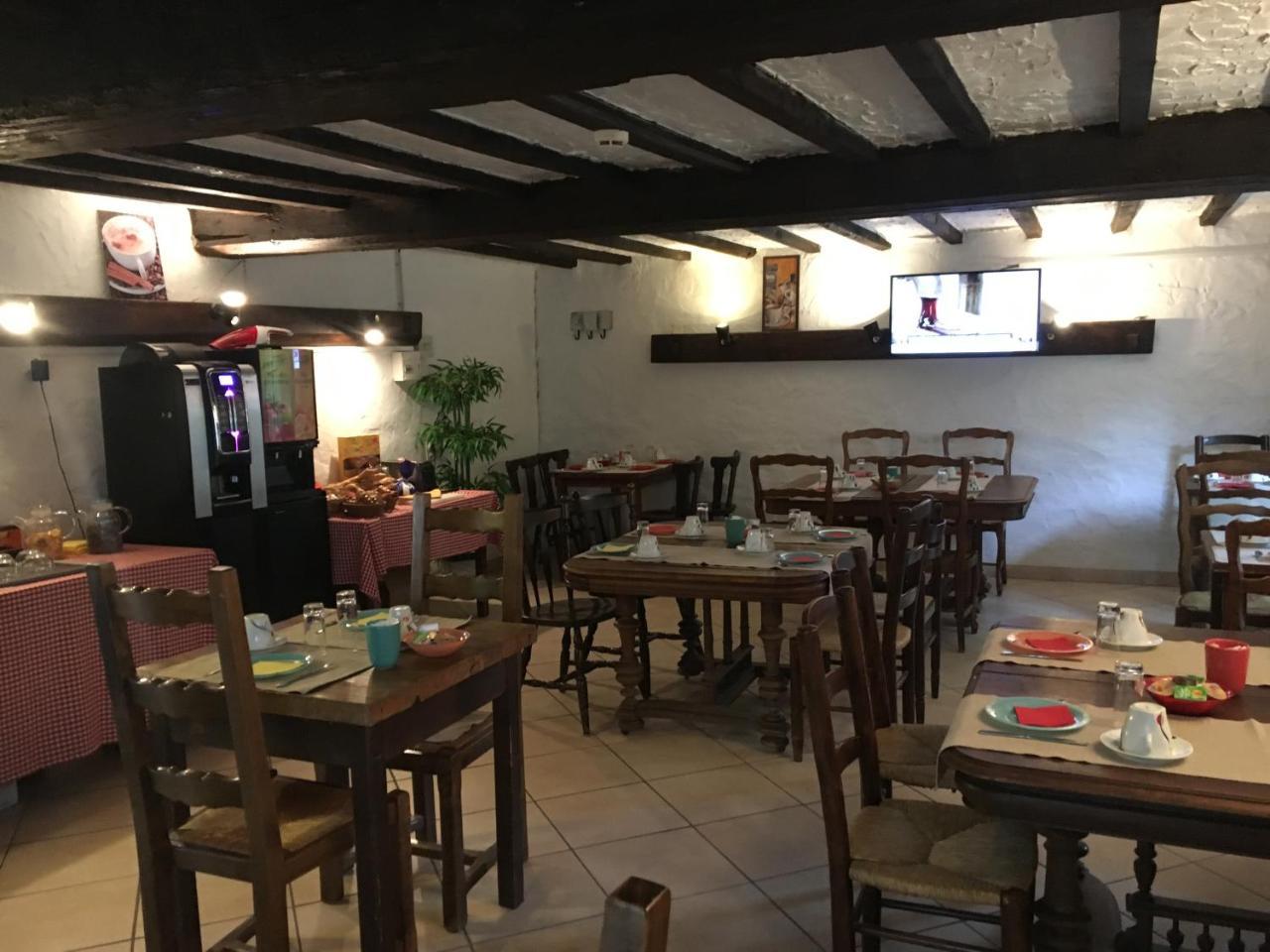 Le Relais Des Vieilles Postes Hotel Les Avenieres Exterior photo