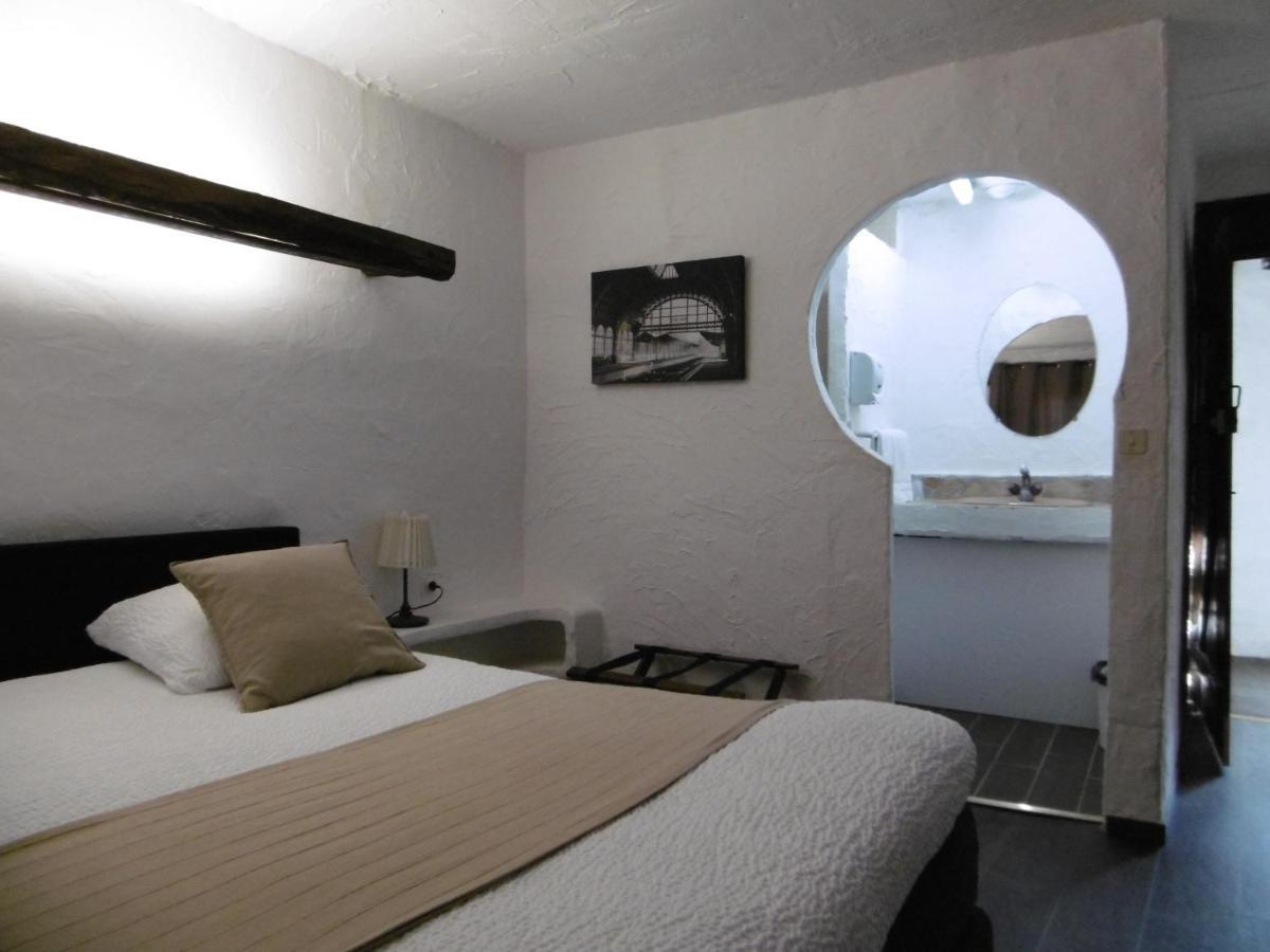 Le Relais Des Vieilles Postes Hotel Les Avenieres Exterior photo