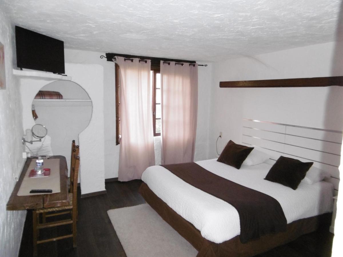 Le Relais Des Vieilles Postes Hotel Les Avenieres Exterior photo