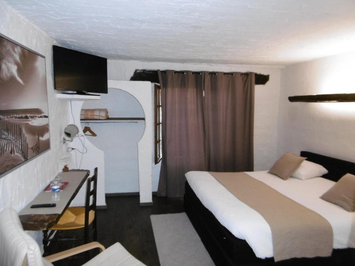 Le Relais Des Vieilles Postes Hotel Les Avenieres Exterior photo