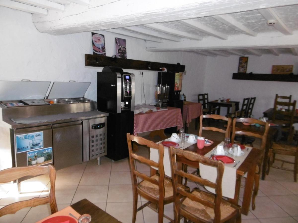Le Relais Des Vieilles Postes Hotel Les Avenieres Exterior photo
